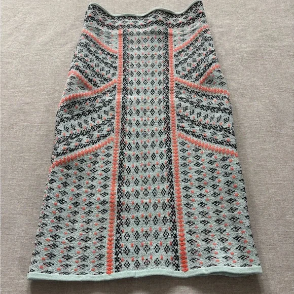 BCBG Max Azria pastel bodycon pencil skirt. - Picture 4 of 10